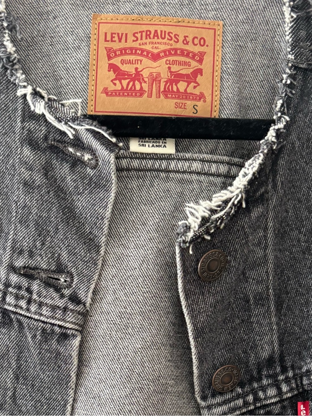 Black Levis denim jacket - Picture 3 of 3